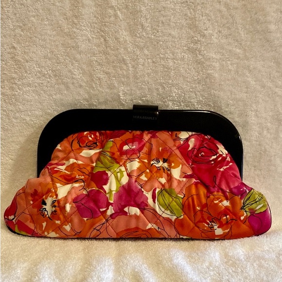 ♦️LIMITED EDITION♦️VERA BRADLEY VINTAGE ROSE 🌹 MILLIE QUILTED SILK CLUTCH - Picture 3 of 10